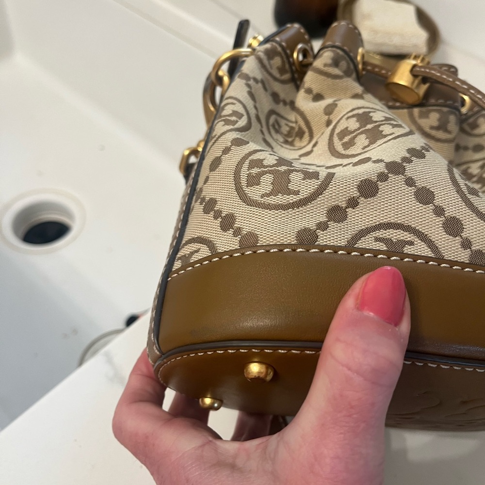 Tory Burch Monogram Bucket Bag - Picture 7 of 8